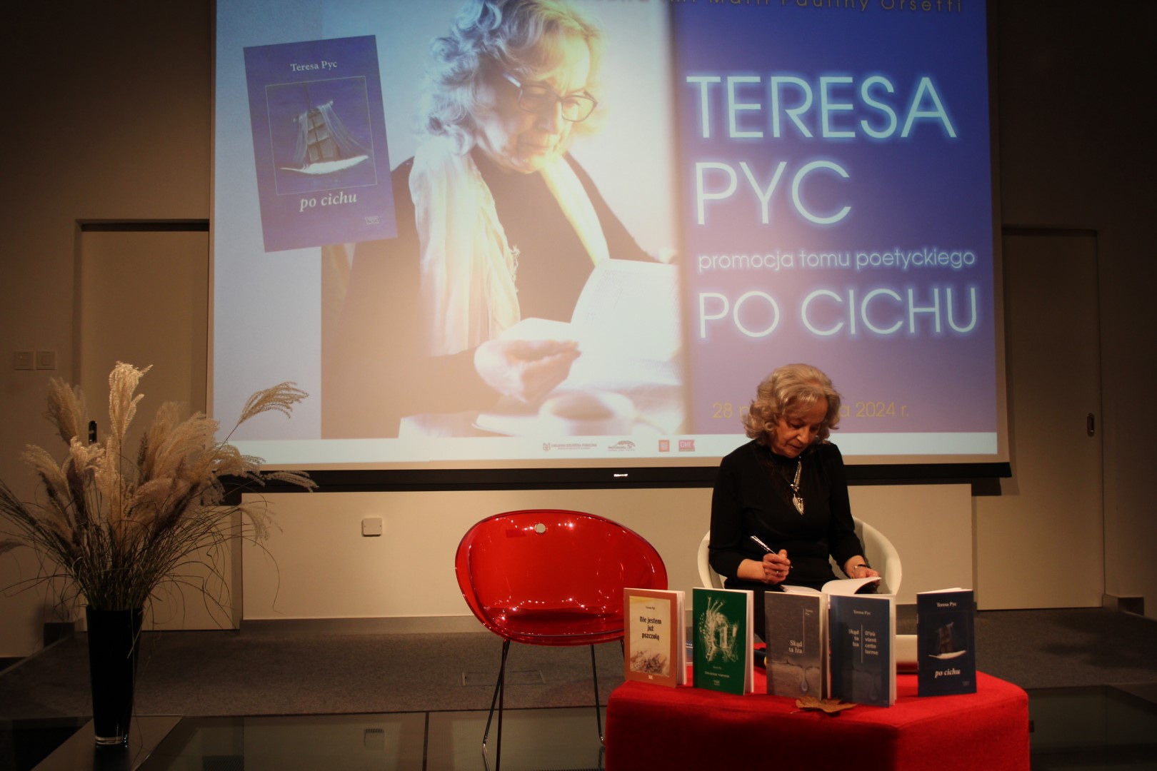 Teresa Pyc autorka tomiku poezji Po cichu