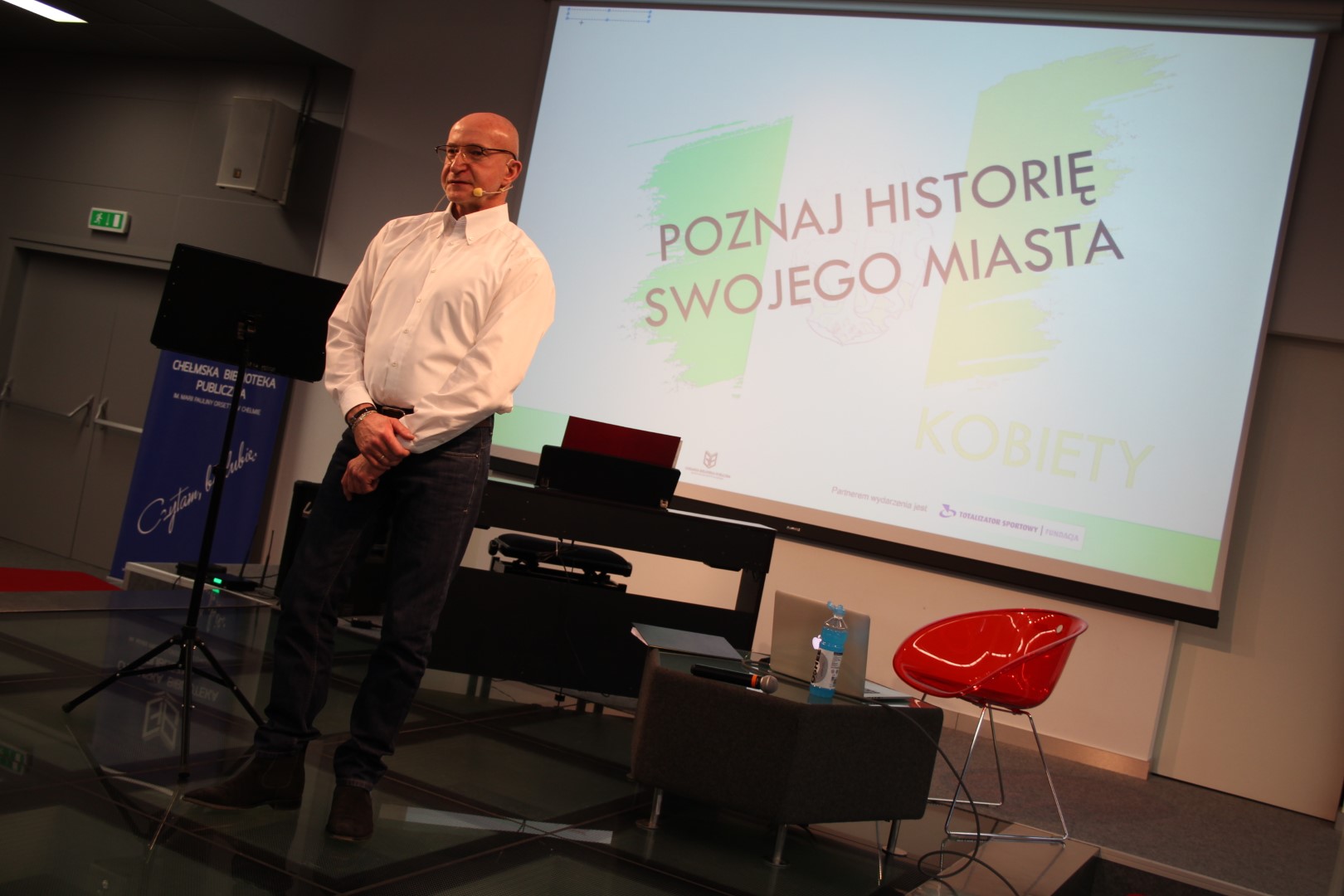 Spotkanie z Andrzejem Wojtaszkiem w ramach cyklu "Poznaj historię swojego miasta-KOBIETY"